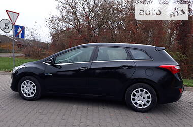 Универсал Hyundai i30 2013 в Бродах