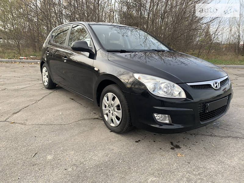 Хэтчбек Hyundai i30 2008 в Киеве