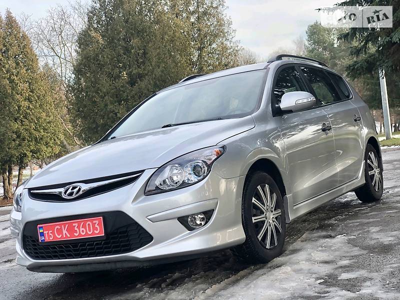 Універсал Hyundai i30 2012 в Рівному