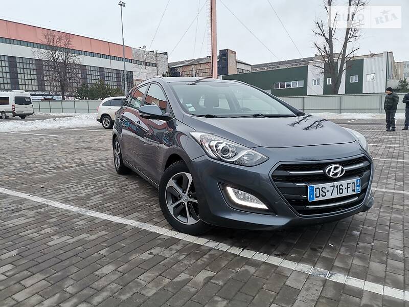 Универсал Hyundai i30 2015 в Луцке