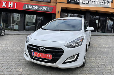 Универсал Hyundai i30 2015 в Черновцах