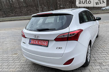 Универсал Hyundai i30 2015 в Черновцах