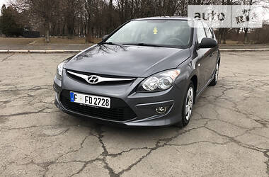 Хэтчбек Hyundai i30 2011 в Владимир-Волынском