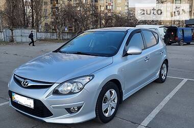 Хэтчбек Hyundai i30 2011 в Киеве