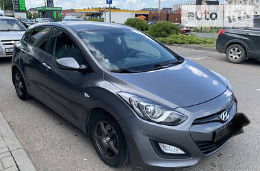 Хэтчбек Hyundai i30 2013 в Ужгороде