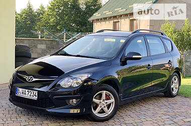 Универсал Hyundai i30 2012 в Ровно