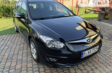 Универсал Hyundai i30 2012 в Ровно