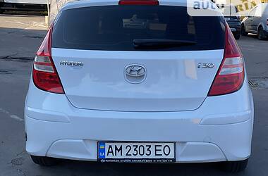 Хэтчбек Hyundai i30 2011 в Житомире