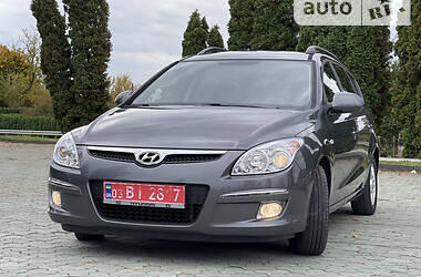 Универсал Hyundai i30 2008 в Дубно