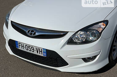 Хэтчбек Hyundai i30 2011 в Дубно