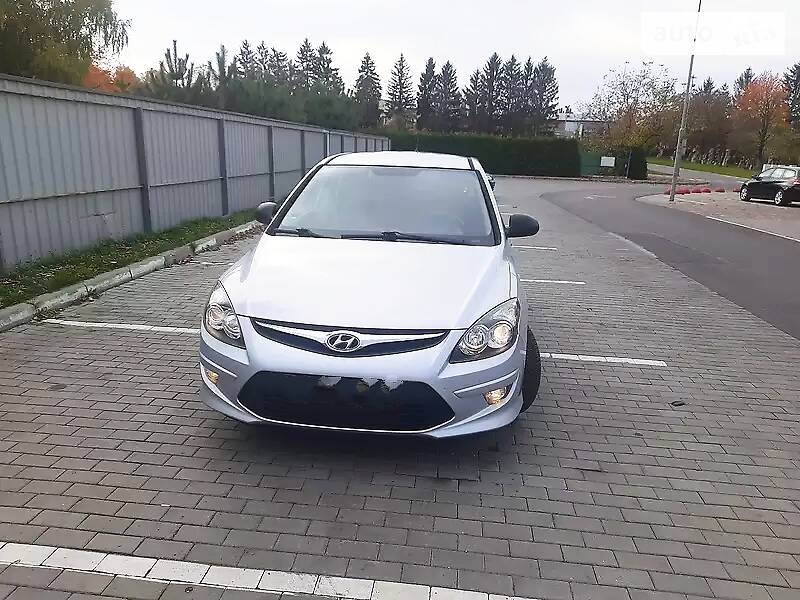 Универсал Hyundai i30 2011 в Умани