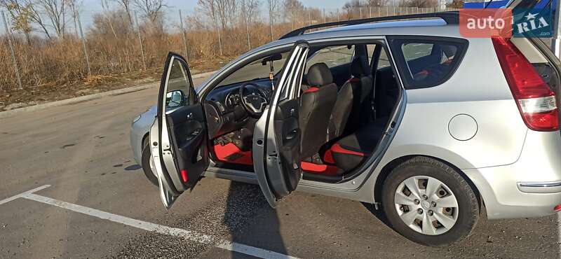 Универсал Hyundai i30 2008 в Запорожье