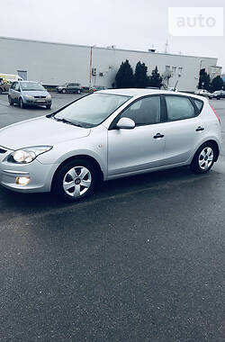 Хэтчбек Hyundai i30 2010 в Кривом Роге