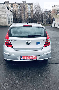 Хэтчбек Hyundai i30 2010 в Кривом Роге