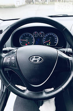 Хэтчбек Hyundai i30 2010 в Кривом Роге