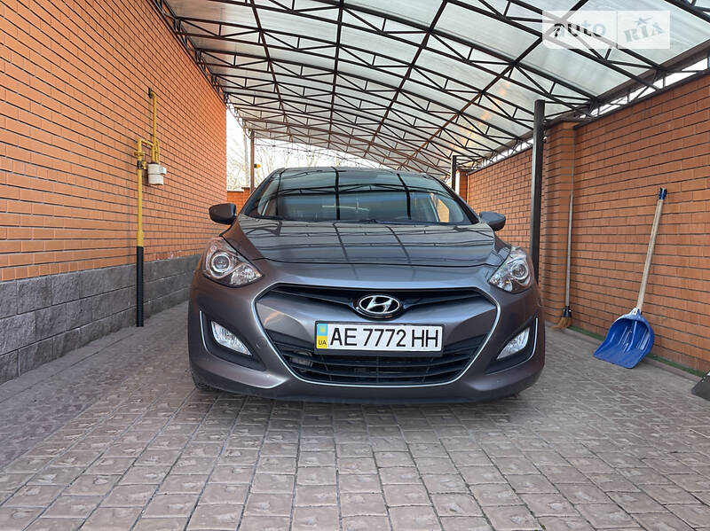 Хэтчбек Hyundai i30 2013 в Днепре