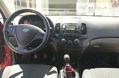 Хэтчбек Hyundai i30 2011 в Сторожинце