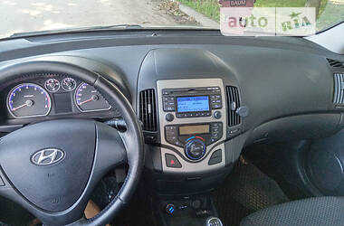 Універсал Hyundai i30 2010 в Сумах