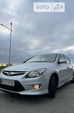 Хэтчбек Hyundai i30 2011 в Киеве