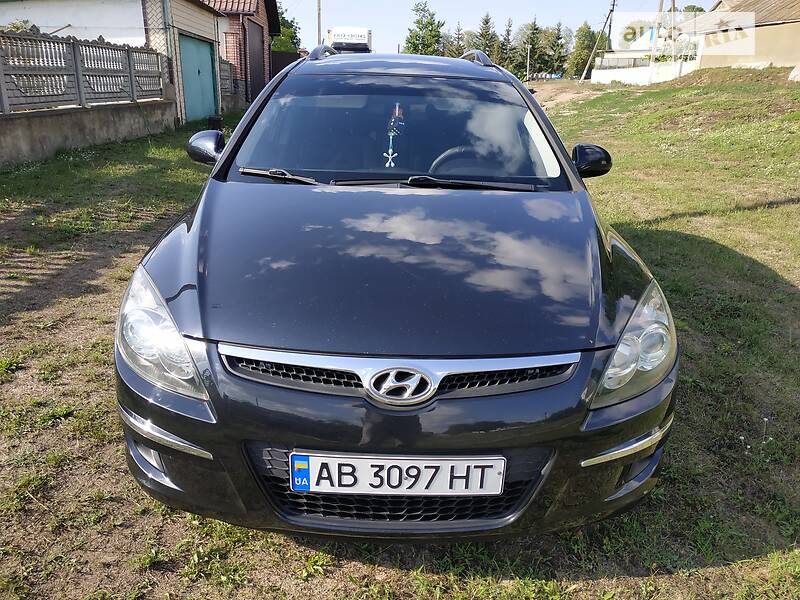 Минивэн Hyundai i30 2010 в Шаргороде