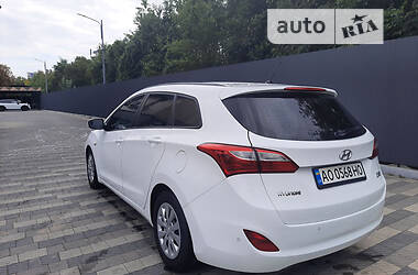 Универсал Hyundai i30 2016 в Ужгороде