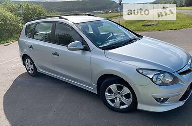 Универсал Hyundai i30 2011 в Житомире