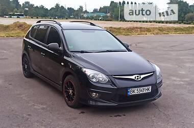 Універсал Hyundai i30 2010 в Горішніх Плавнях