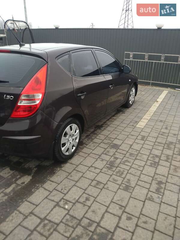 Хэтчбек Hyundai i30 2008 в Долине