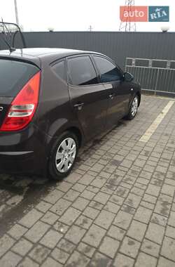 Хетчбек Hyundai i30 2008 в 