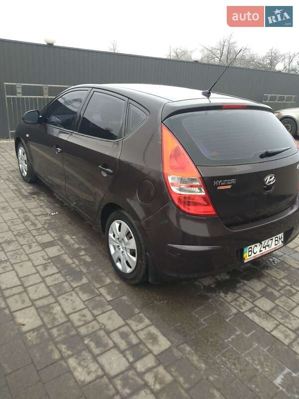 Хэтчбек Hyundai i30 2008 в Долине