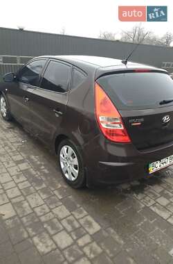 Хетчбек Hyundai i30 2008 в 