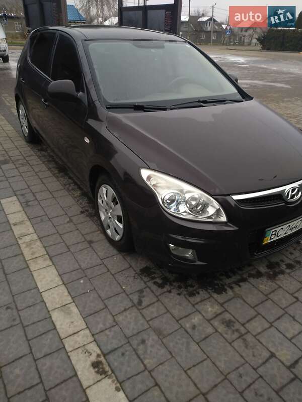 Хэтчбек Hyundai i30 2008 в Долине