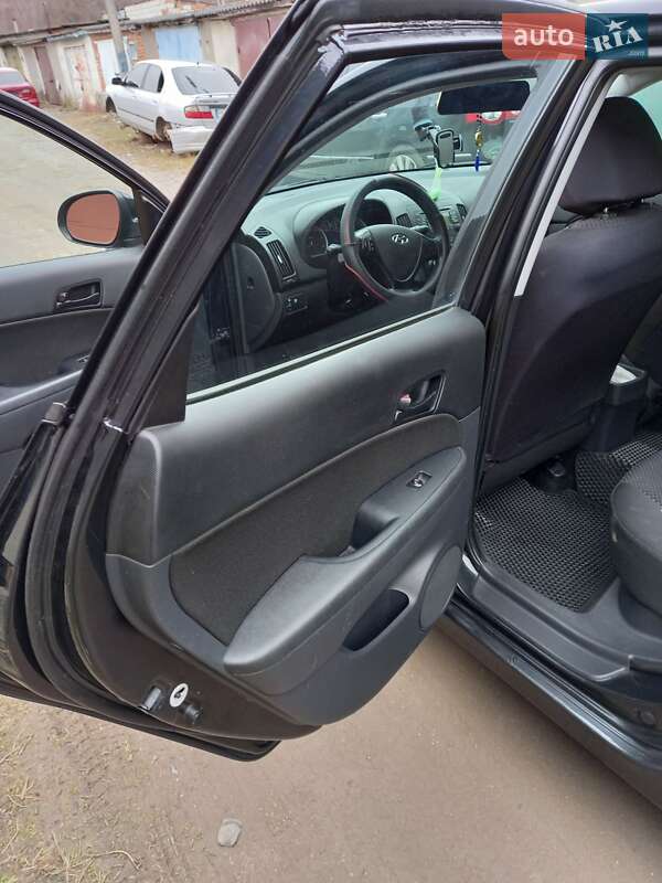 Хетчбек Hyundai i30 2011 в Тернополі