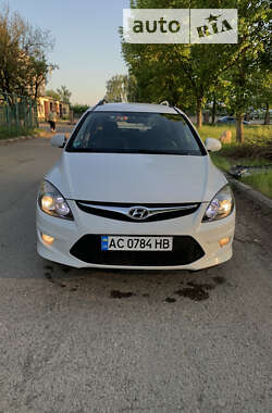 Универсал Hyundai i30 2010 в Луцке