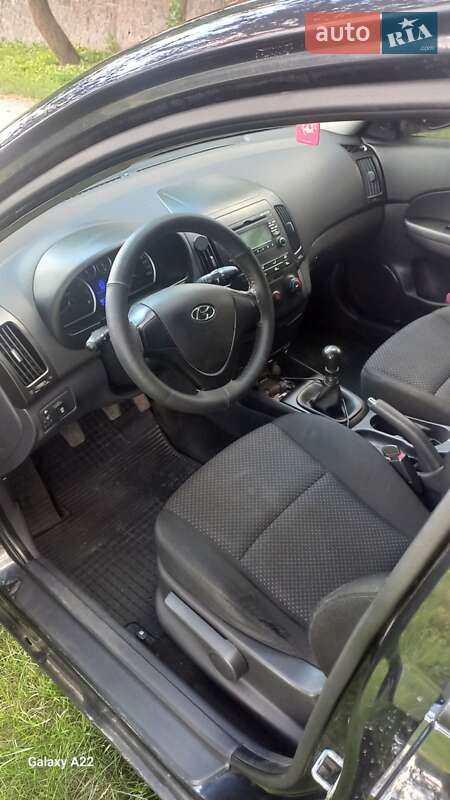 Хэтчбек Hyundai i30 2009 в Смеле