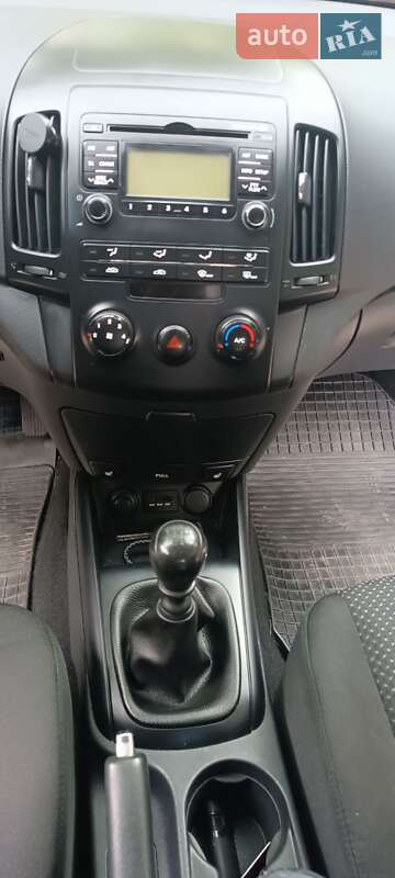 Хэтчбек Hyundai i30 2009 в Смеле