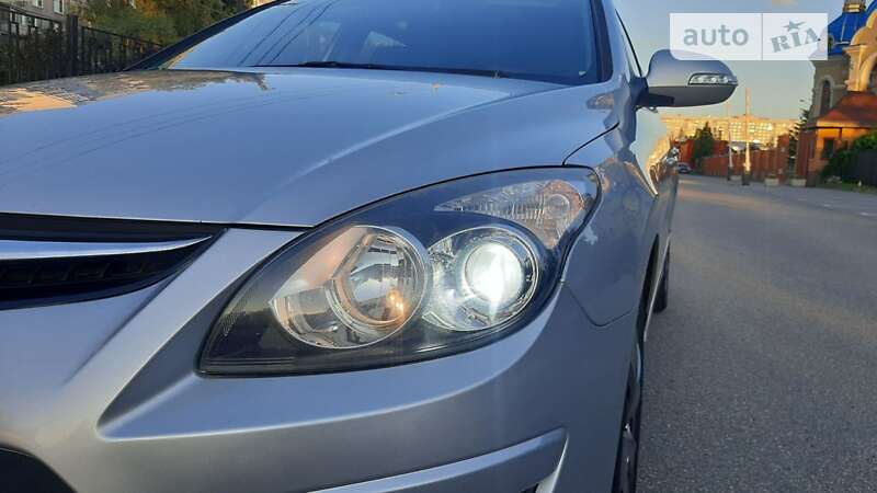 Універсал Hyundai i30 2011 в Первомайську