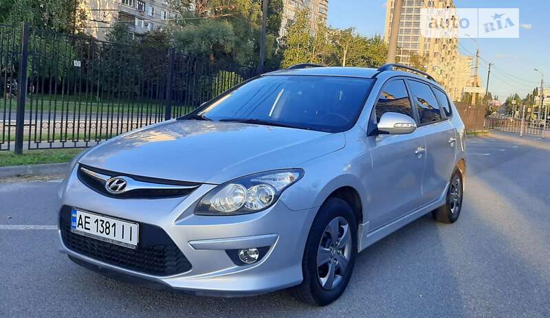 Універсал Hyundai i30 2011 в Первомайську
