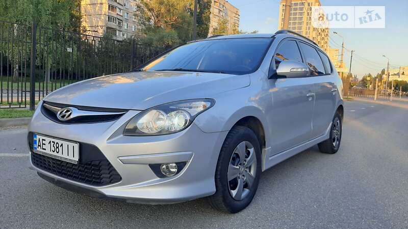 Універсал Hyundai i30 2011 в Первомайську