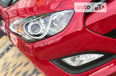 Хэтчбек Hyundai i30 2013 в 