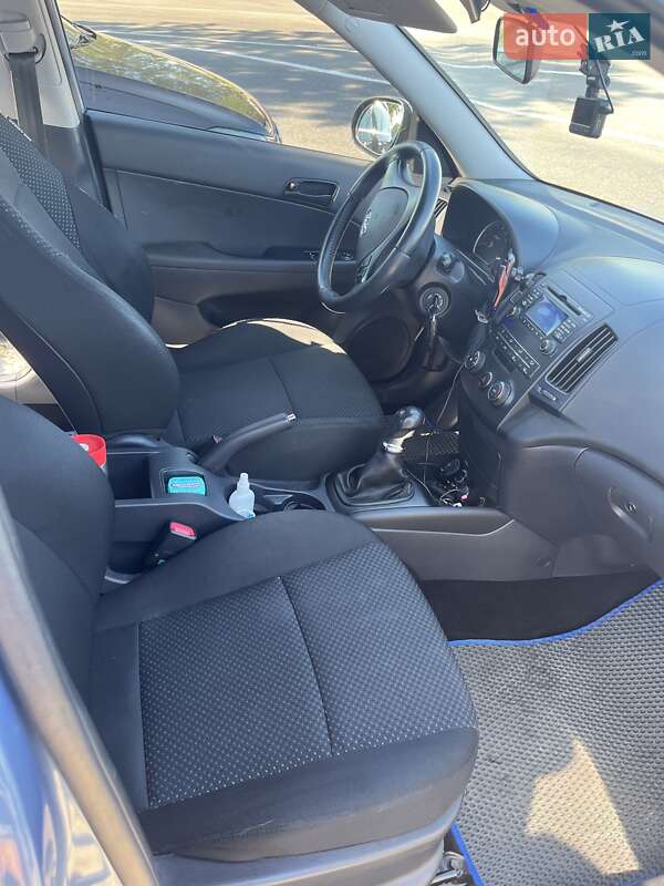 Хетчбек Hyundai i30 2011 в Рівному