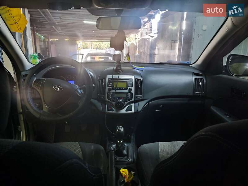 Универсал Hyundai i30 2010 в Днепре