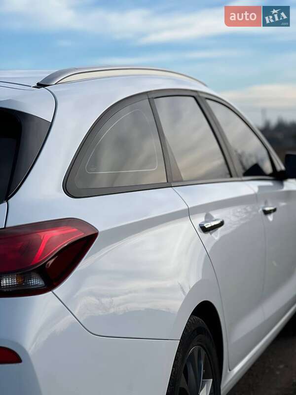 Универсал Hyundai i30 2017 в Новом Буге фото 28 Универсал Hyundai i30 2017 в Новом Буге