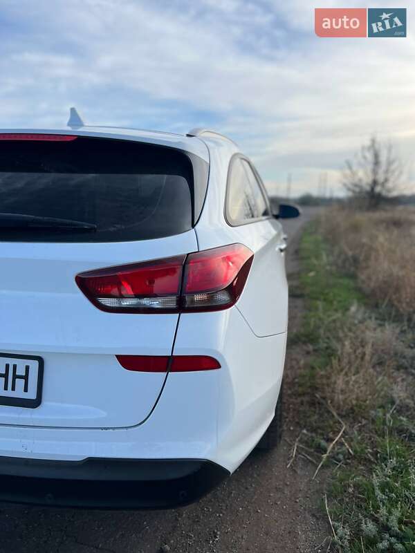 Универсал Hyundai i30 2017 в Новом Буге фото 21 Универсал Hyundai i30 2017 в Новом Буге