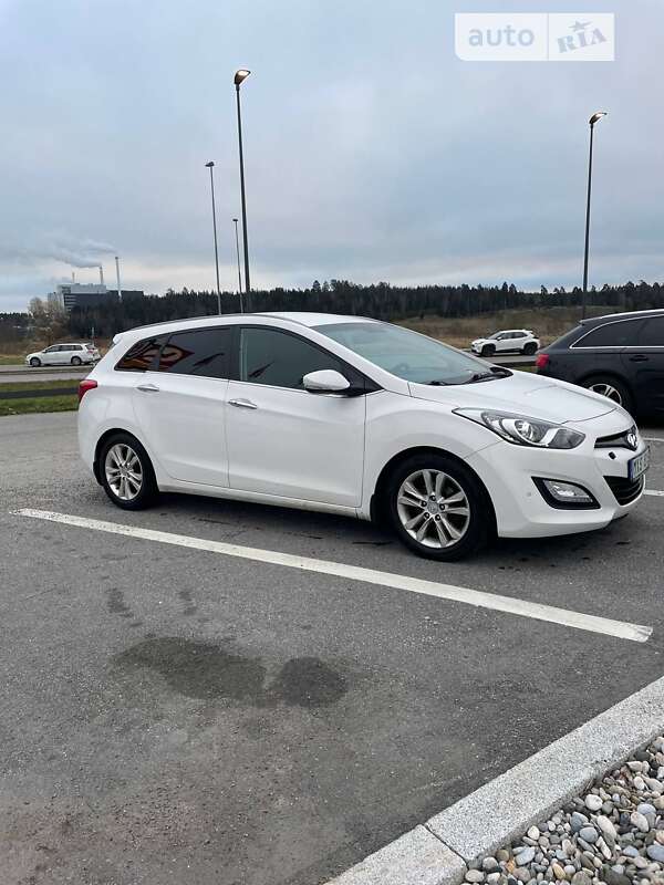 Универсал Hyundai i30 2013 в 