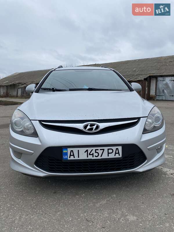 Универсал Hyundai i30 2010 в Мироновке