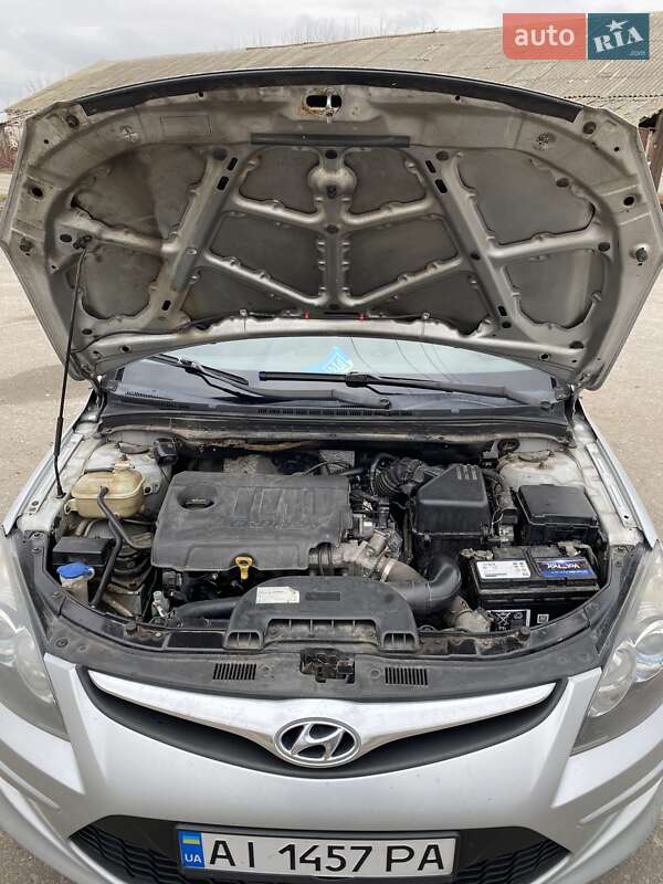 Универсал Hyundai i30 2010 в Мироновке