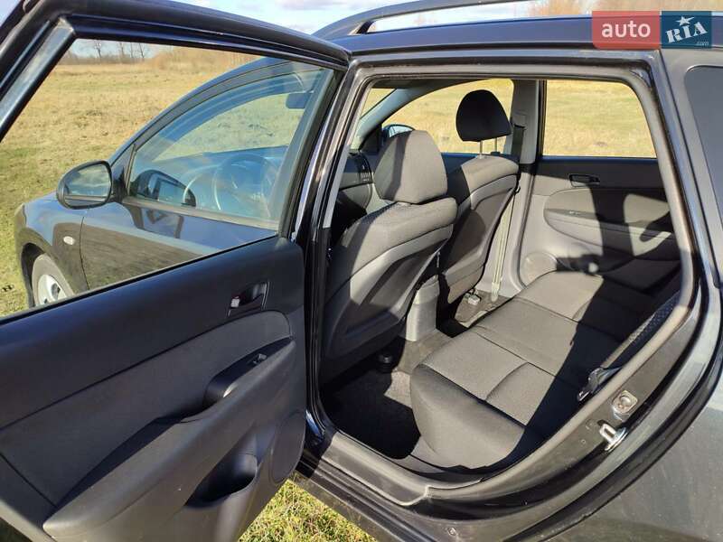 Універсал Hyundai i30 2010 в Житомирі