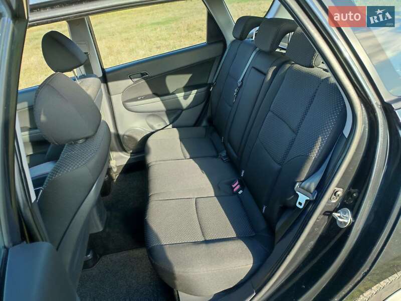 Універсал Hyundai i30 2010 в Житомирі