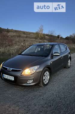 Хетчбек Hyundai i30 2008 в Городку